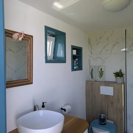 Lege Privé Kampeerplaats Met Eigen Luxe Badkamer - De Kapitein - No Beds, Campspot Only *